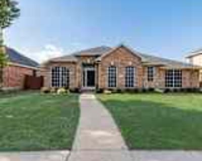 4 Bedroom 2BA 2380 ft² House For Rent in Rowlett, TX 8105 Munich Dr