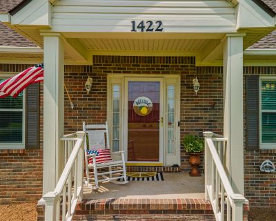 4 Bedroom 3BA 2673 ft Single Family House For Sale in Columbia, TN