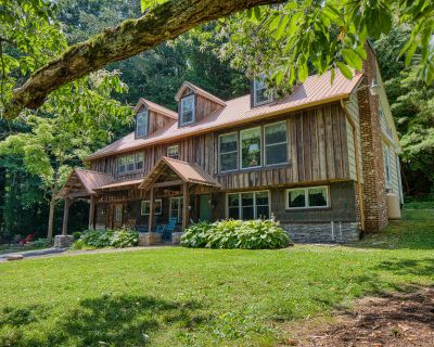 9824 ft Commercial Property For Sale in Bristol, TN