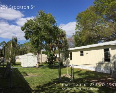 3 Bedroom 2BA 924 ft Single-family home For Rent in North Fort Myers, FL