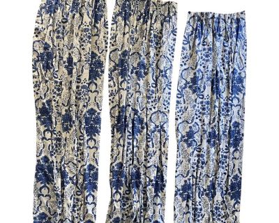 Lovely vintage custom made pinch pleat lined drapes are made from Schumacher screen print fabric from the late 1990's. The pattern is floral bouquets framed by cascading ribbons and bows with a vertical repeat of 25 1/4" and a horizontal repeat of 27". The "Fleurs et Rubans" fabric is from the Spirit de Provence collection. Made in the USA, the fabric is 100% cotton. The 4 panels are 30" wide b...