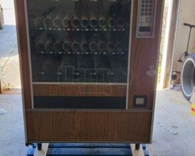 Automatic Products AP7600 Glass Front Snack Vending Machine For Sale in Georgia!
