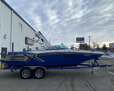 2013 MasterCraft Xstar