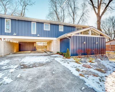 2 Bedroom 1.5 baths No pets 4.5 10 reviews What our guests are saying... AI-generated...