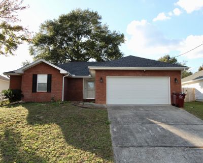 3 Bedroom 2BA 1615 ft House For Rent in Crestview, FL