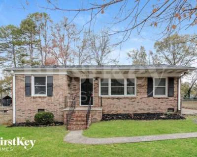 3 Bedroom 1BA 950 ft Pet-Friendly Apartment For Rent in Gastonia, NC