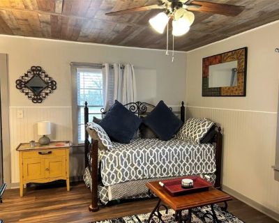 Alexander Dr Unit,flat For Rent