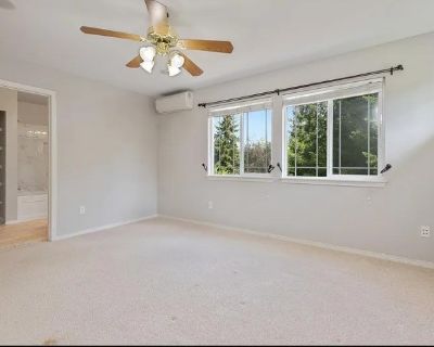 Pet friendly $950 per month room to rent in Union Hill-Novelty Hill