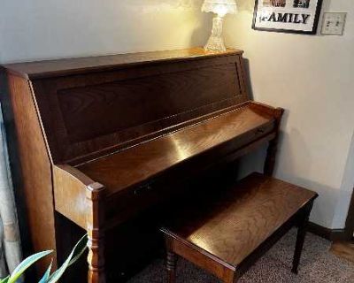 Weber console piano