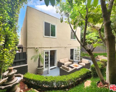 2 Bedroom 1BA 1158 ft Townhouse For Rent in West Hollywood, CA