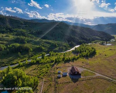 6 Bedroom 4BA 5304 ft Single Family Home For Sale in BONDURANT, WY