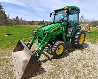 2012 JD 4520 cab tractor