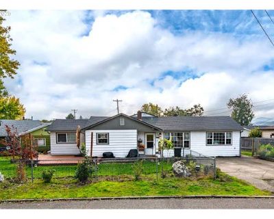 3 Bedroom 3BA 1836 ft Single Family Home For Sale in ROSEBURG, OR