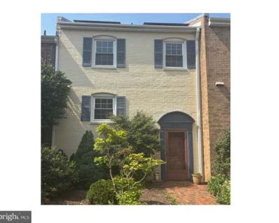 3 Bedroom 4BA 2400 ft Townhouse For Sale in FAIRFAX, VA