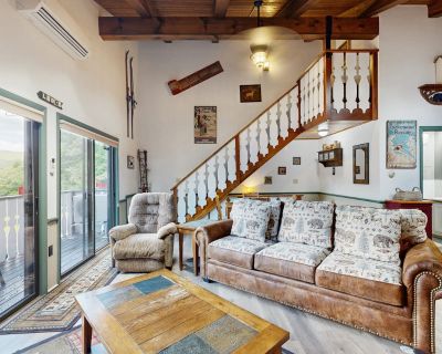 2 Bedroom 1.5BA House Vacation Rental in Sandtrap Loop N10, Bartlett, NH