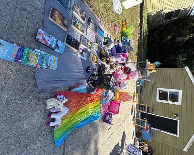 Yard sale!!! Cheap stuff