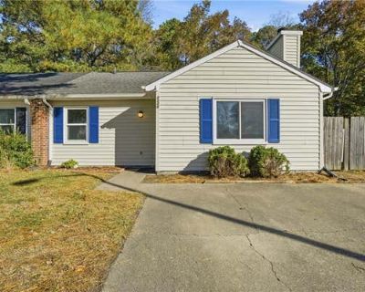 2 Bedroom 1BA 904 ft Townhouse For Sale in VIRGINIA BEACH, VA