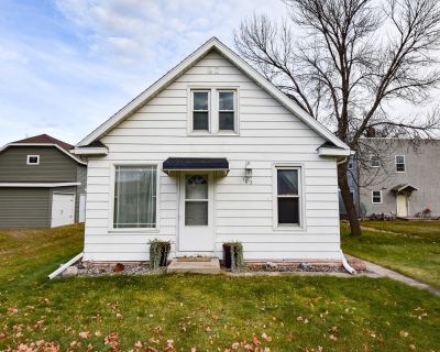 2 Bedroom 1BA 1020 ft Pet-Friendly Single Family House For Sale in Dilworth, MN