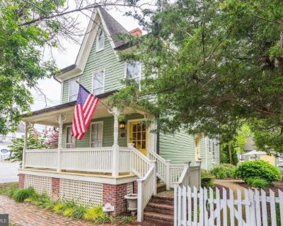 4 Bedroom 3BA 1296 ft Furnished Apartment For Rent in St. Michaels, MD