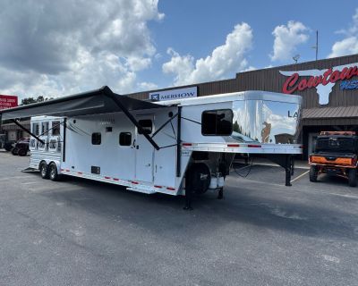 2021 Lakota Trailers Charger 8315SR Three Horse Trailer Gooseneck Trailers Cuba, MO