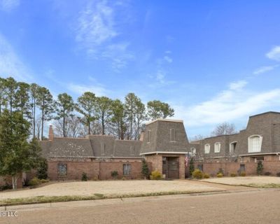 Saint Andrews Dr Apt B-, Jackson, Condo For Sale