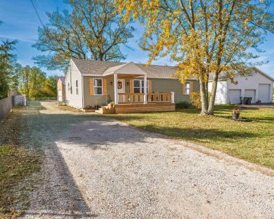 3 Bedroom 1BA 1144 ft Single Family House For Sale in Muncie, IN