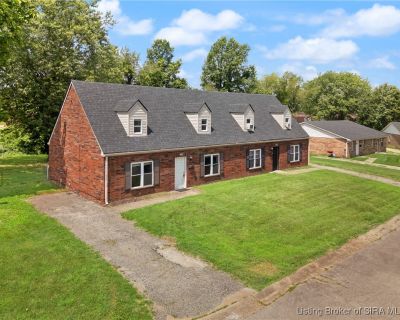 8 Bedroom 4BA 3780 ft Single Family House For Sale in Jeffersonville, IN