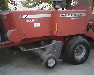 2010 1843 Massey Ferguson inline hay baler