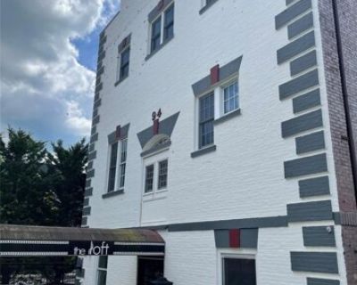 Th Ave, Bay Shore, Flat For Rent