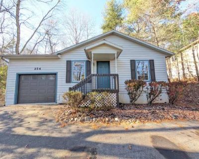 3 Bedroom 2BA 1100 ft Apartment For Rent in Black Mountain, NC