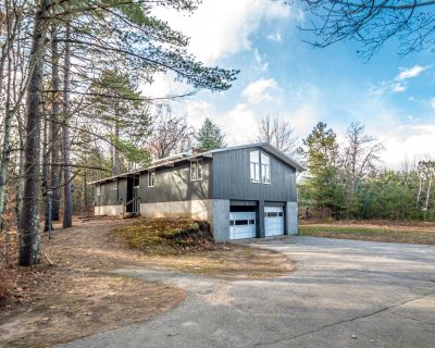 1 Bedroom 3169 ft Studio For Sale in Conway, NH