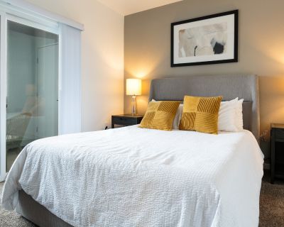 1 Bedroom 1BA 497 ft Furnished Pet-Friendly Apartment For Rent in Rent Showboat Park Apartments #6-1041, Las Vegas, NV