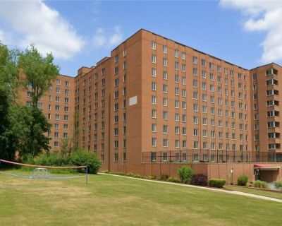 Amberson Gardens. You'll enjoy Pittsburgh's cool historic buildings, diehard sports fans and laid-back attitude. Dishwasher Garage Walk in closets Refrigerator Unit Amenities dishwasher refrigerator walk in closets Property Amenities parking garage. 1 Bedroom. 1 Bathroom. 770 ft