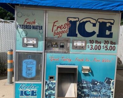 2013 Kooler Ice Model IM2500 Bagged Ice and Filtered Water Vending Machine For Sale in Texas!