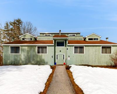 2 Bedroom 2 baths No pets 4.2 5 reviews What our guests are saying... AI-generated...