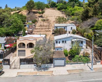 2 Bedroom 1BA 928 ft Single Family Home For Sale in LOS ANGELES, CA