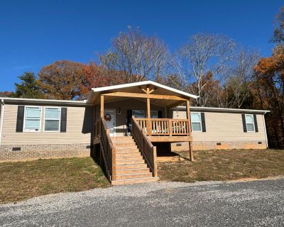 4 Bedroom 2BA 1720 ft Single Family House For Sale in Signal Mountain, TN