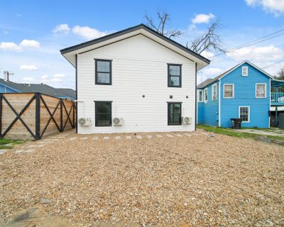 2 Bedroom 1BA 605 ft Apartment For Rent in Houston, TX