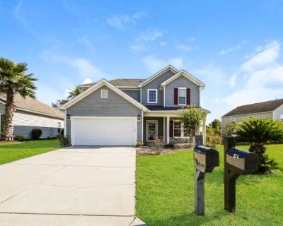 3 Bedroom 2.5BA 2216 ft Pet-Friendly Apartment For Rent in Goose Creek, SC