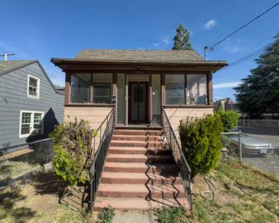 6 Bedroom 3BA 2500 ft Single Family Home For Sale in KLAMATH FALLS, OR