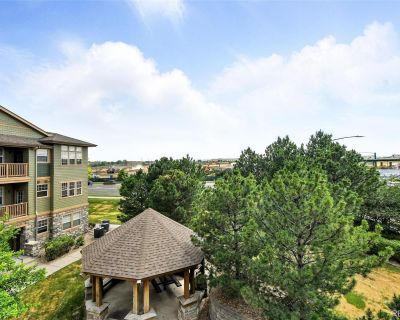 3 Bedroom 2BA 1352 ft Condo For Sale in Englewood, CO