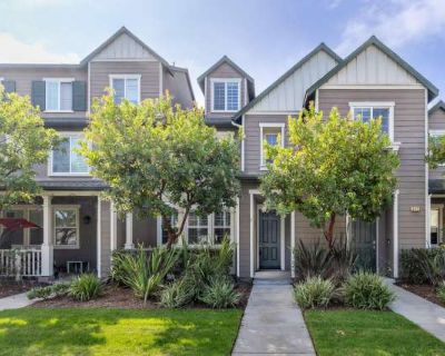 2 Bedroom 3BA 1483 ft Pet-Friendly Apartment For Rent in Oxnard, CA