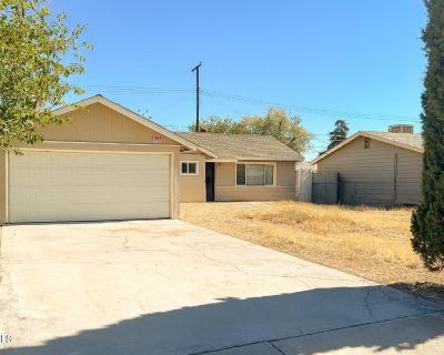 3 Bedroom 2BA 1192 ft Apartment For Rent in Rosamond, CA
