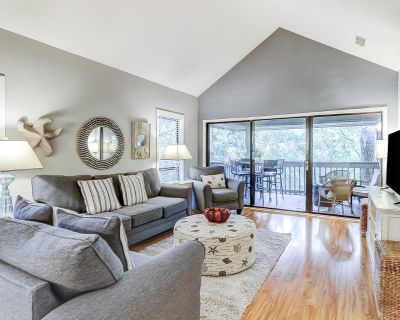 2 Bedroom 2BA House Vacation Rental in Centre Court 7818, Hilton Head, SC