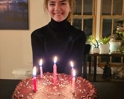 Preschool teacher 9-5 Monday through FridayTwo catsNot a morning person.