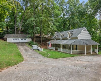 2 Bedroom 1BA 1400 ft Single Family House For Sale in Gainesville, GA