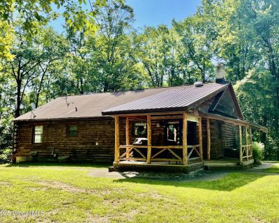 3 Bedroom 1BA 1440 ft Single Family House For Sale in Fort Ann, NY