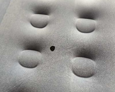 leaky but new inflatable soundasleep queen mattress with built-in pump (working)