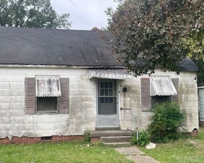 3 Bedroom 1BA 1176 ft Single Family House For Sale in Stuttgart, AR