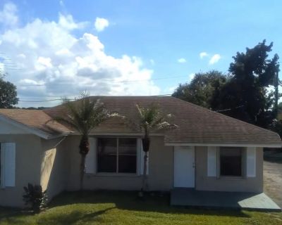 3 Bedroom 1BA 1108 ft Single Family House For Sale in Belle Glade, FL